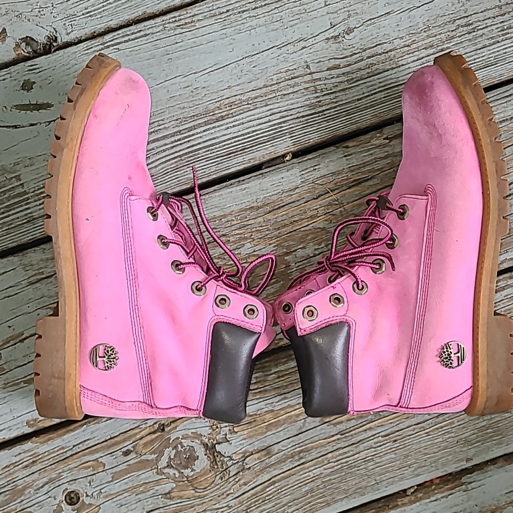 Pink Susan G Komen Breast Cancer Timberland Special‎ Edition Boots size 7 Boys